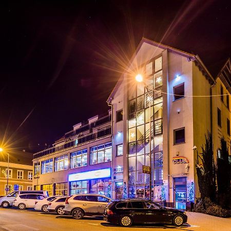 Hotel Restauracja Teczowa Luban Esterno foto