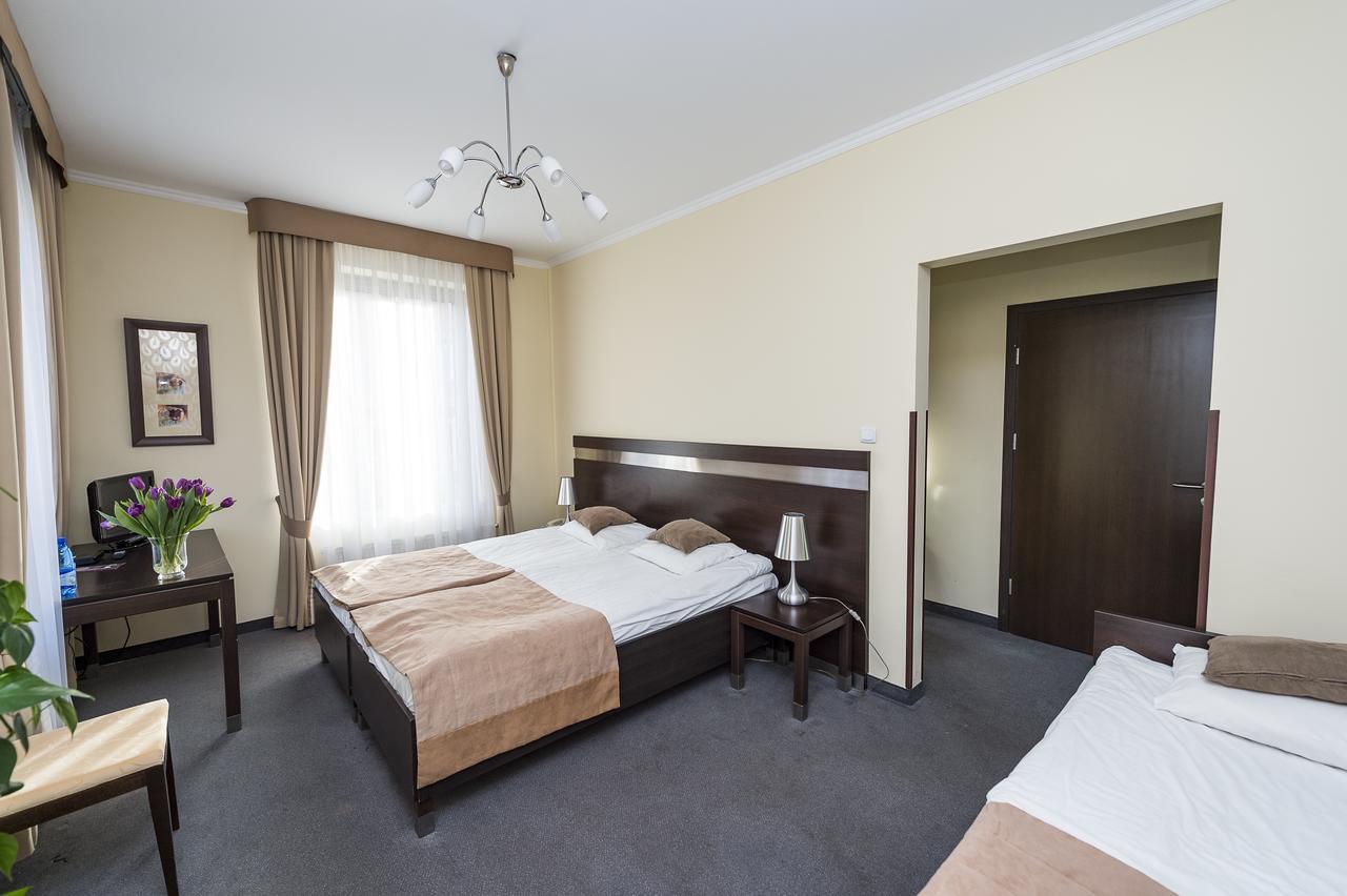Hotel Restauracja Teczowa Luban Esterno foto