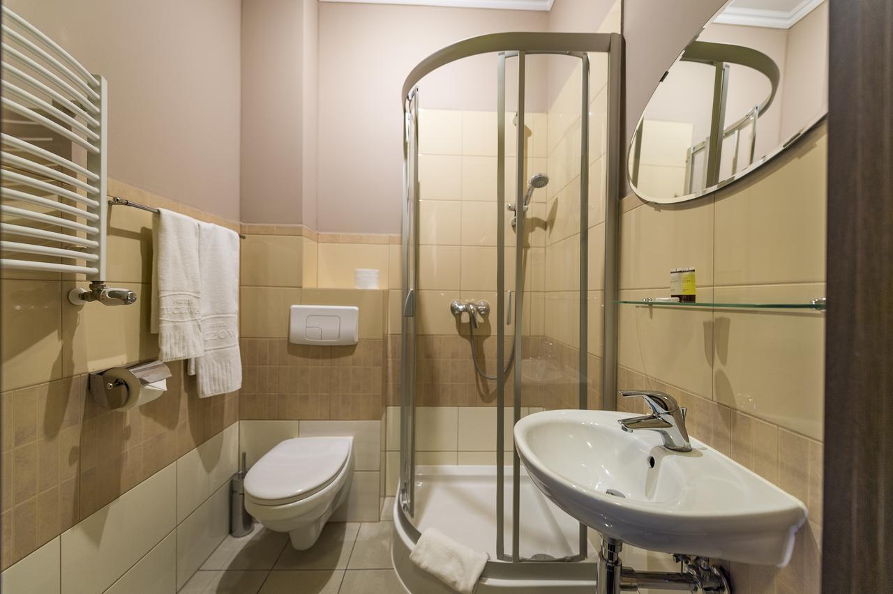 Hotel Restauracja Teczowa Luban Esterno foto