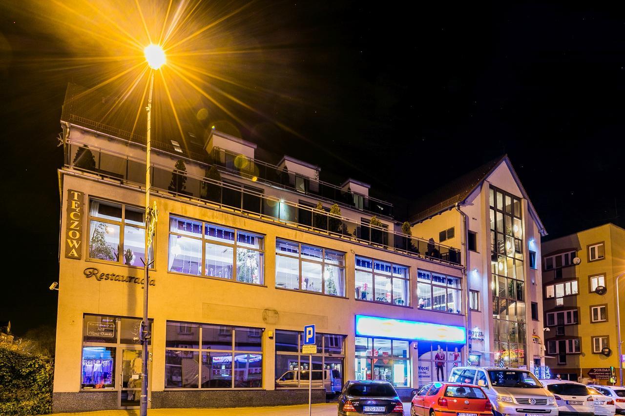 Hotel Restauracja Teczowa Luban Esterno foto