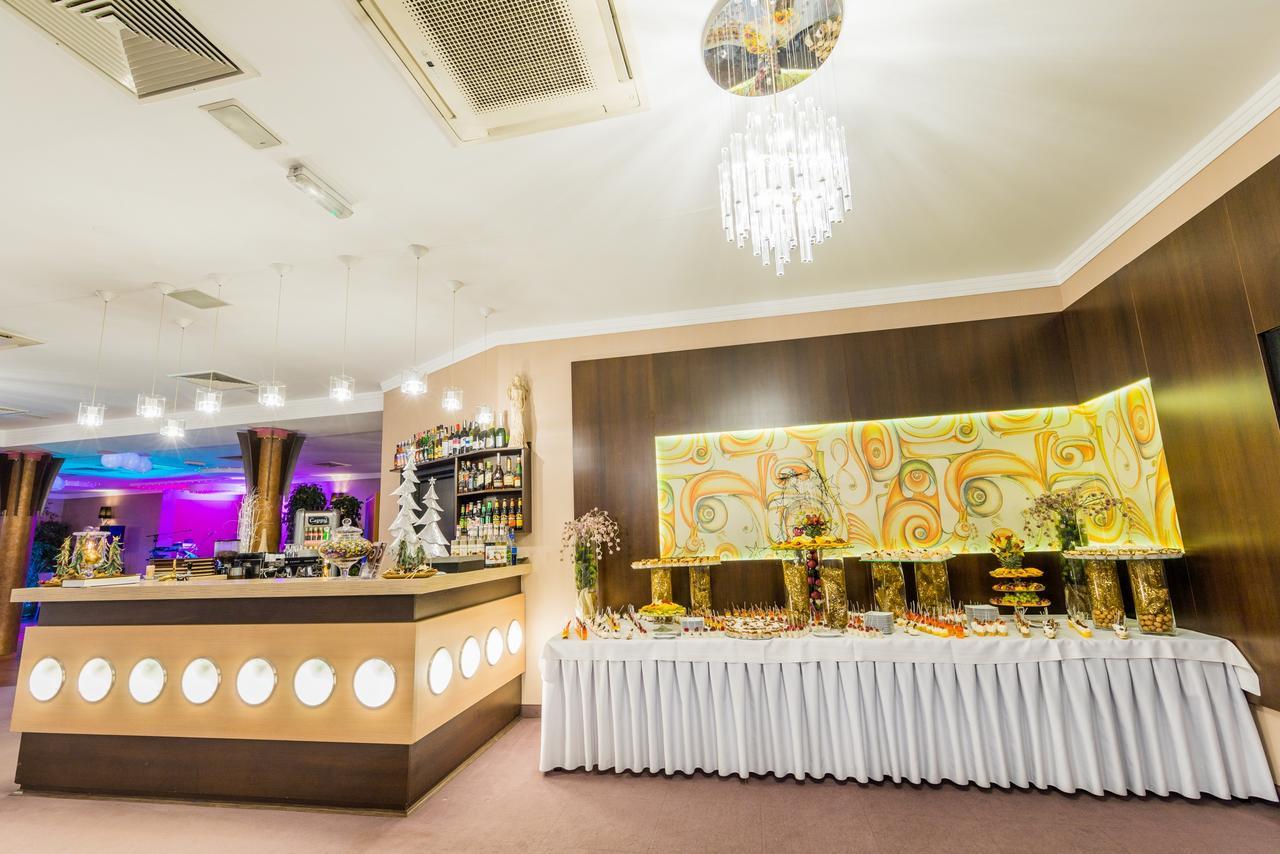 Hotel Restauracja Teczowa Luban Esterno foto